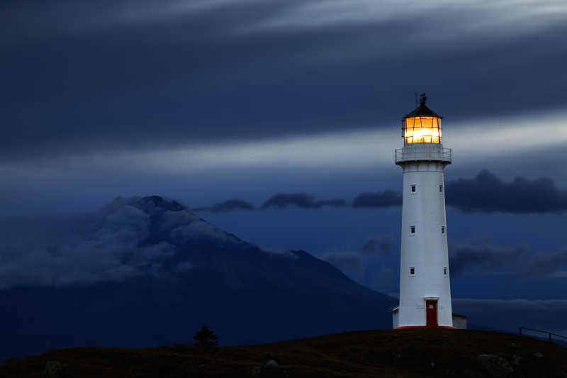 新西兰海角的灯塔