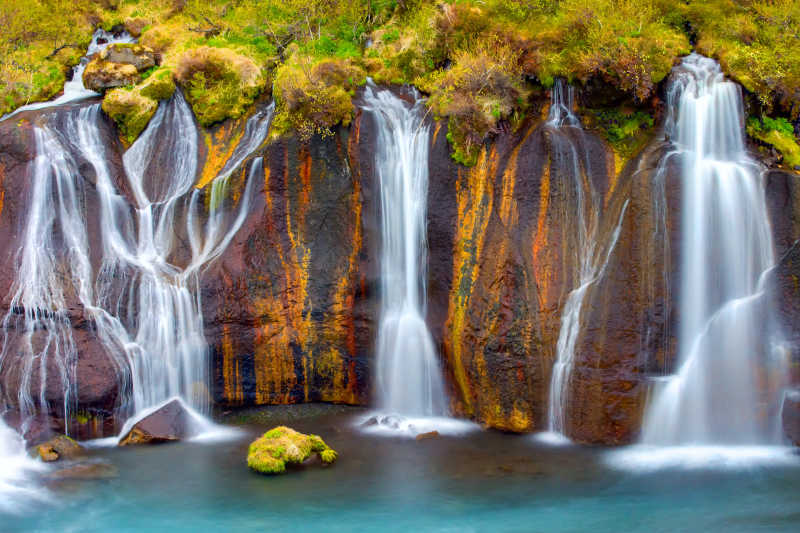  冰岛熔岩瀑布的壮丽风光