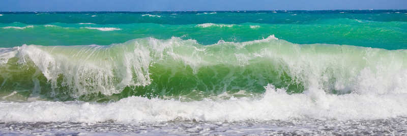 碧绿的海浪