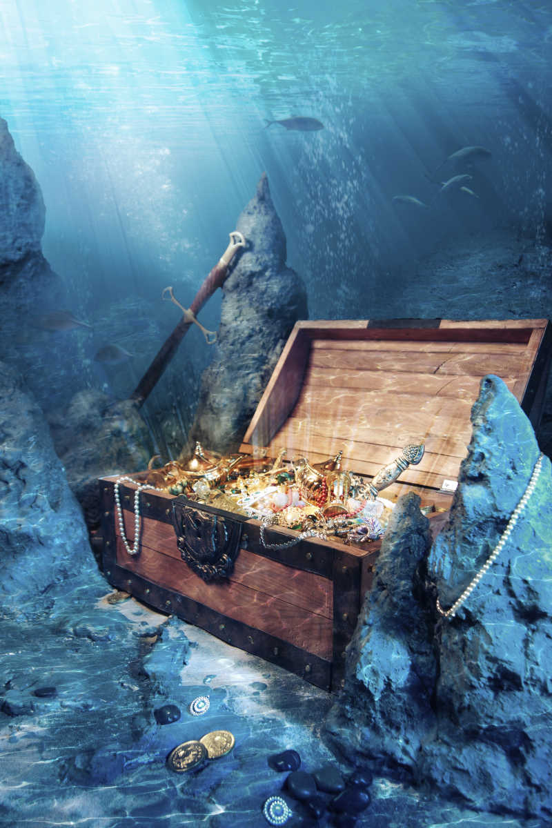 海底装满财宝的宝箱