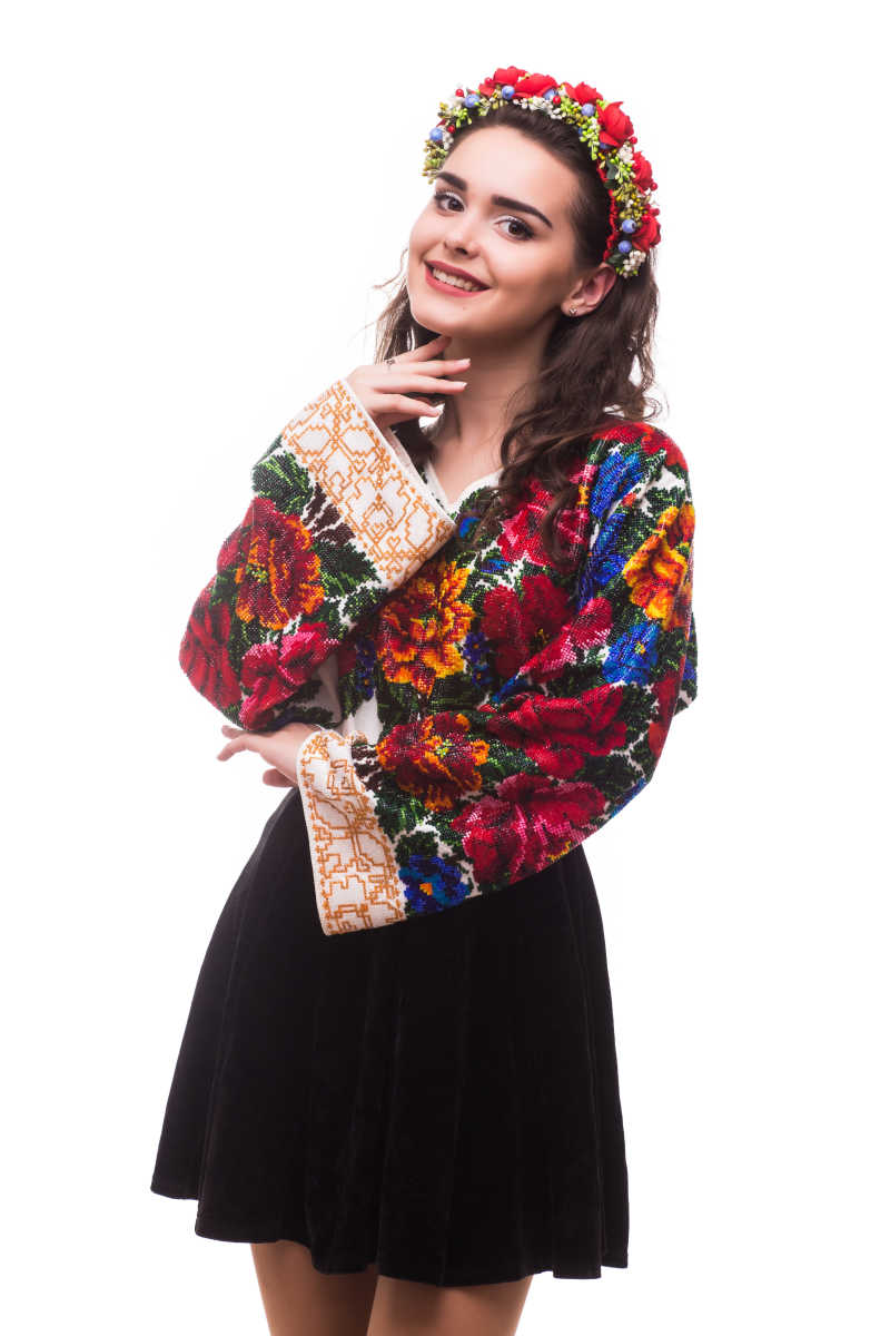 乌克兰传统服装青年美女