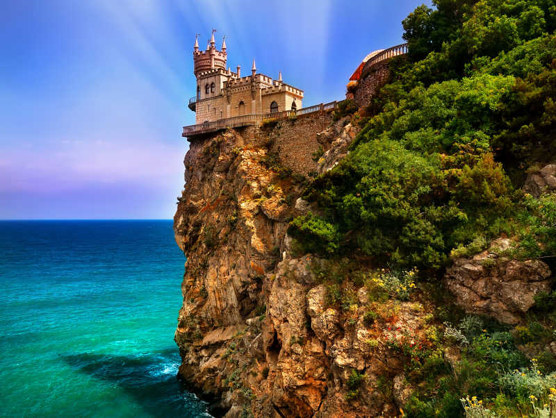 乌克兰克里米亚的城堡和蓝色海
