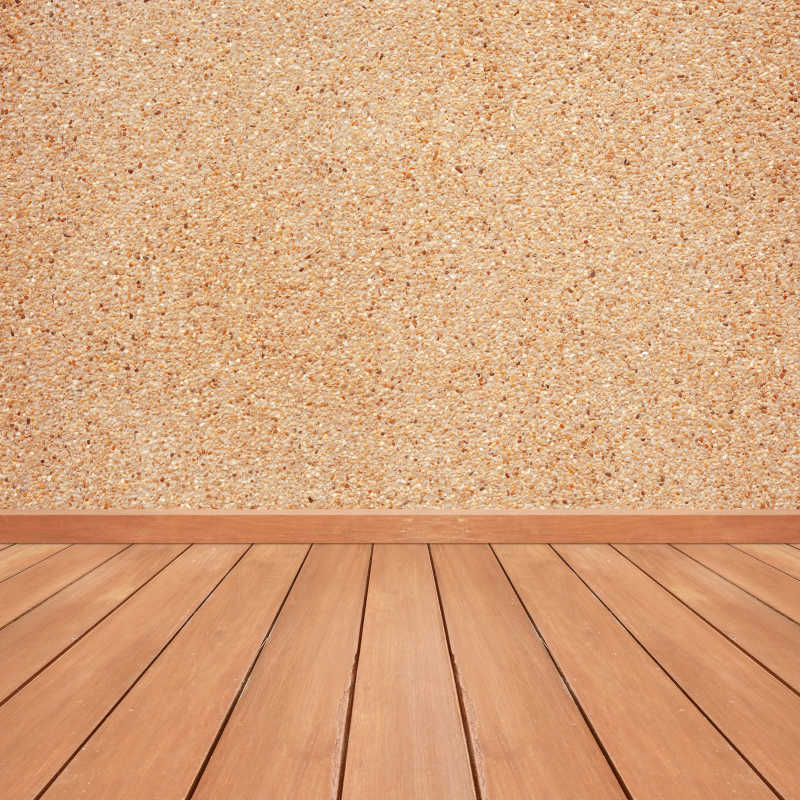 木质地板和沙粒土墙