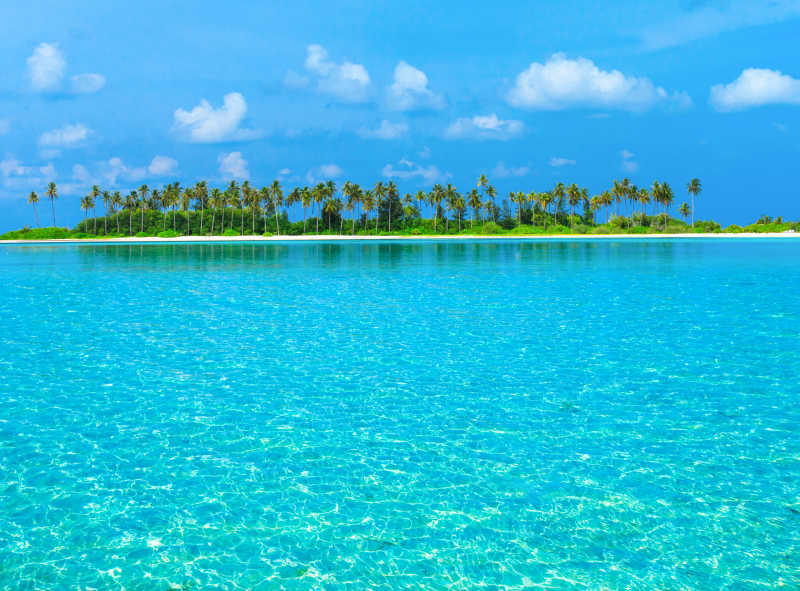 马尔代夫清澈的海水