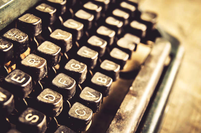 特写复古的打印机的键盘