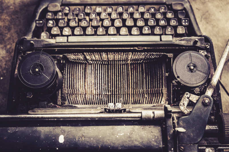 俯瞰老式打字机