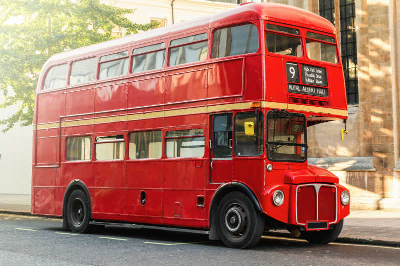 伦敦街头的红色双层巴士