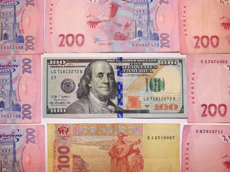 不同面值的外国纸币