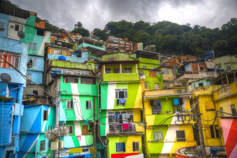 巴西里约热内卢的贫民窟彩绘建筑