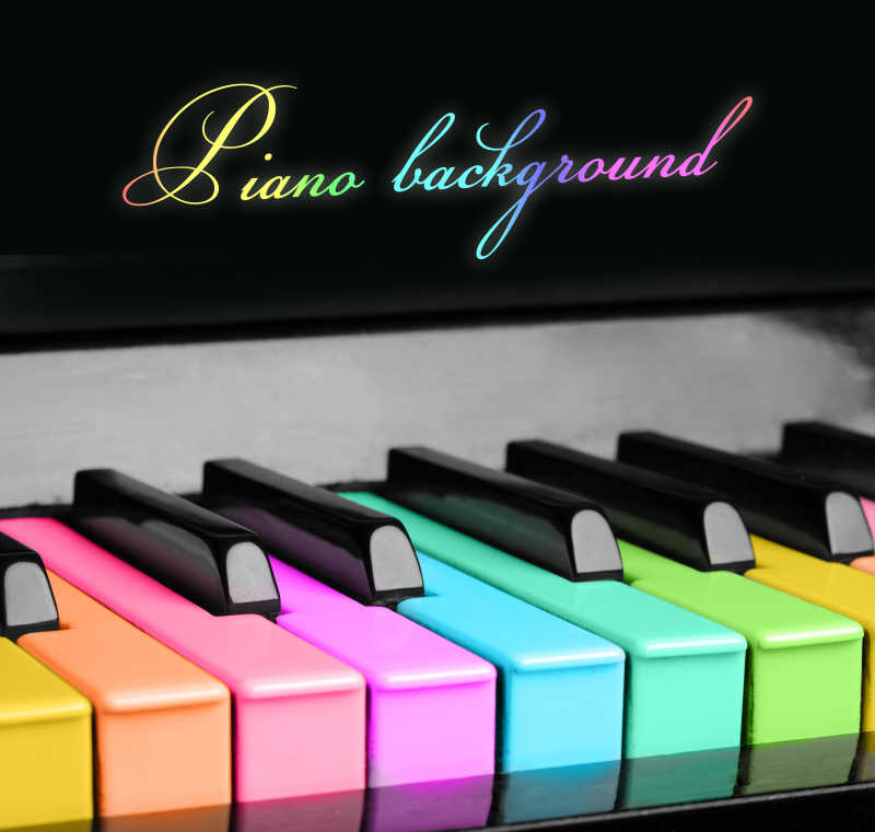 彩虹钢琴键的钢琴特写