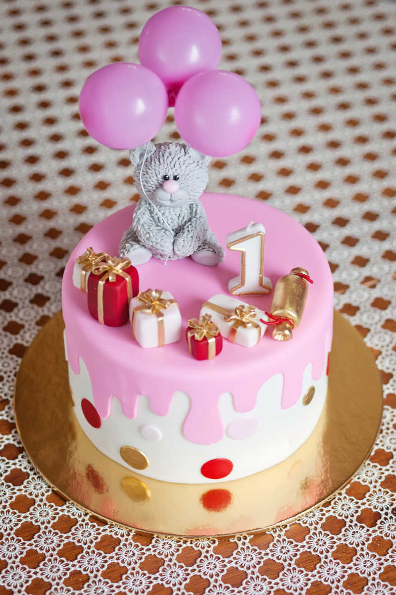 超萌的小熊一岁生日蛋糕