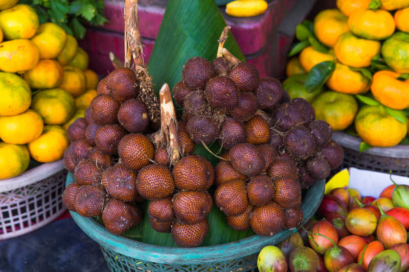 市场出售的热带水果