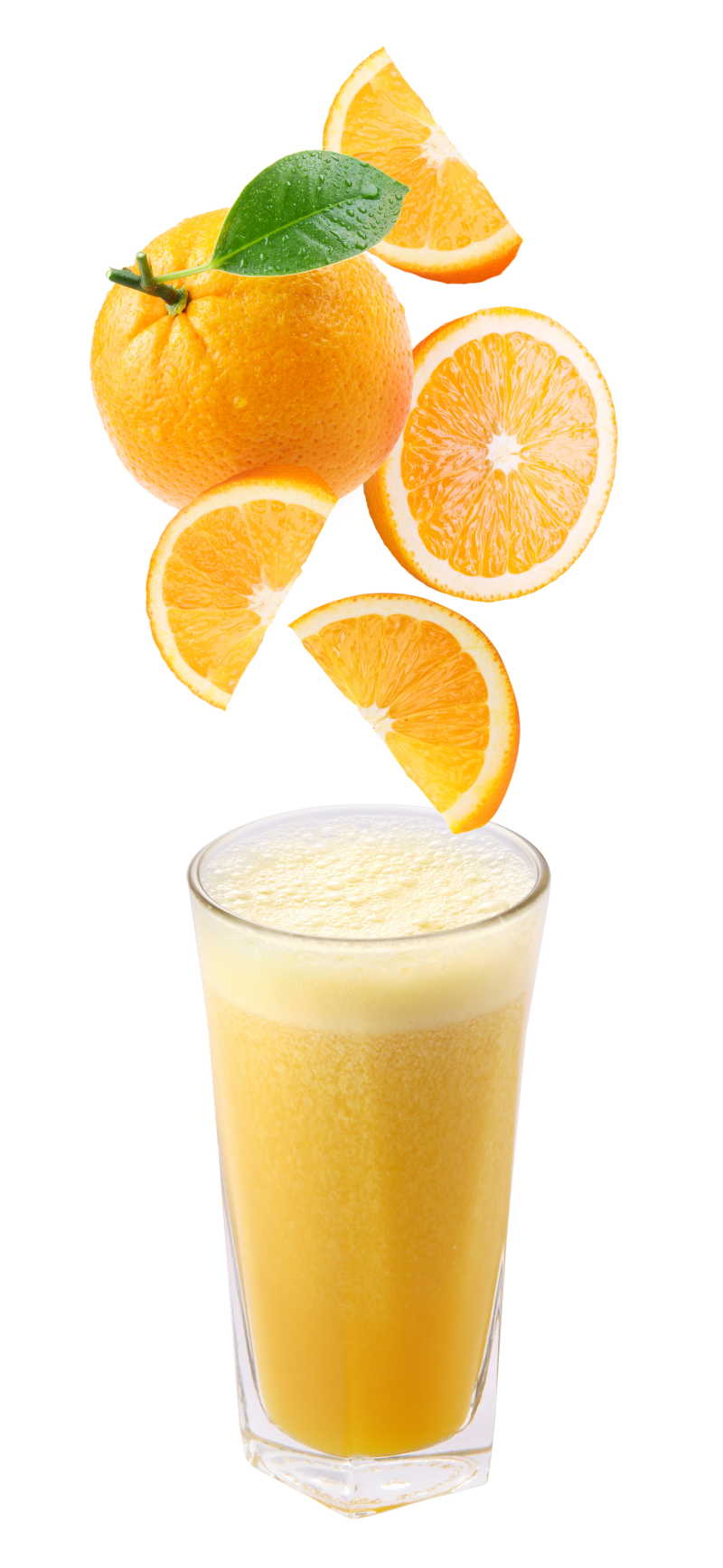 掉到新鲜果汁中的橘子片