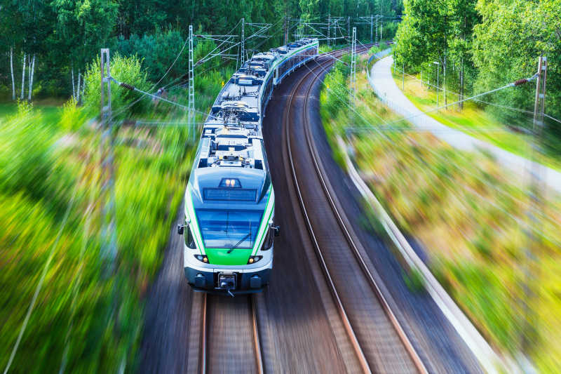 现代高速客运列车景观与运动模糊效应