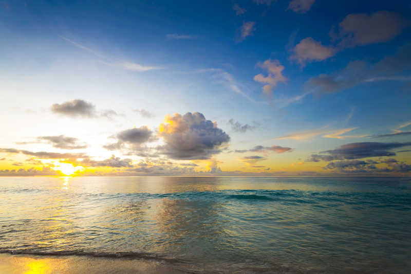 塞舌尔热带海滩的美景