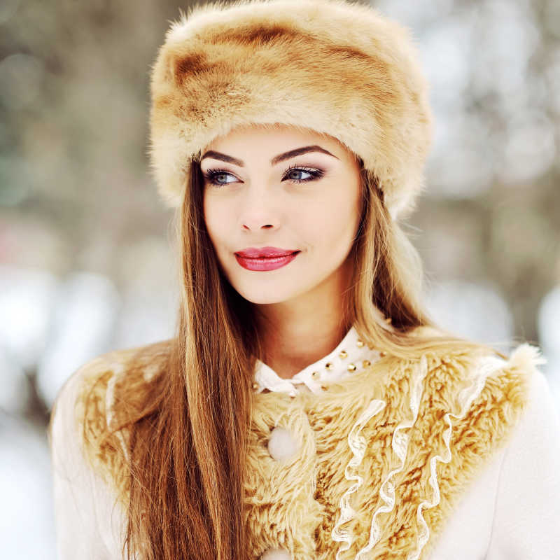 美丽的俄罗斯年轻女子