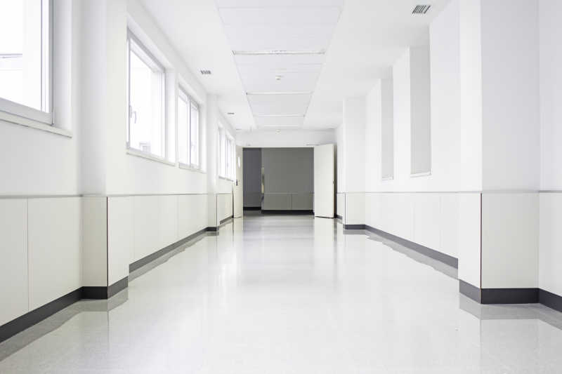 简洁干净的医院走廊
