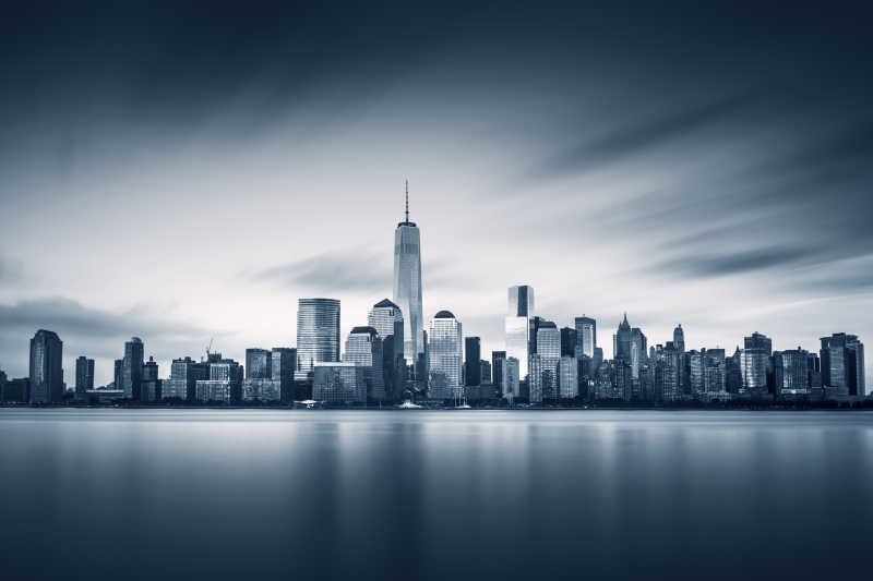 黑白的曼哈顿河景