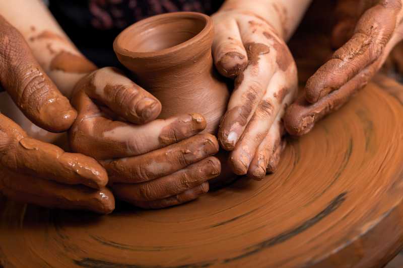 手工制作陶瓷的传承