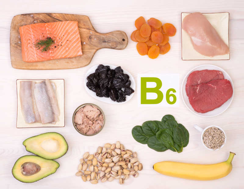 含维生素B6的食品在木制桌上