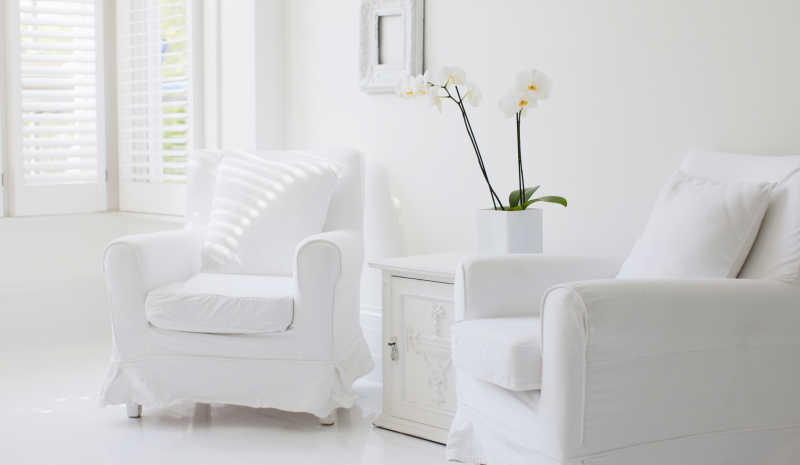 现代会客室白色主调的设计效果