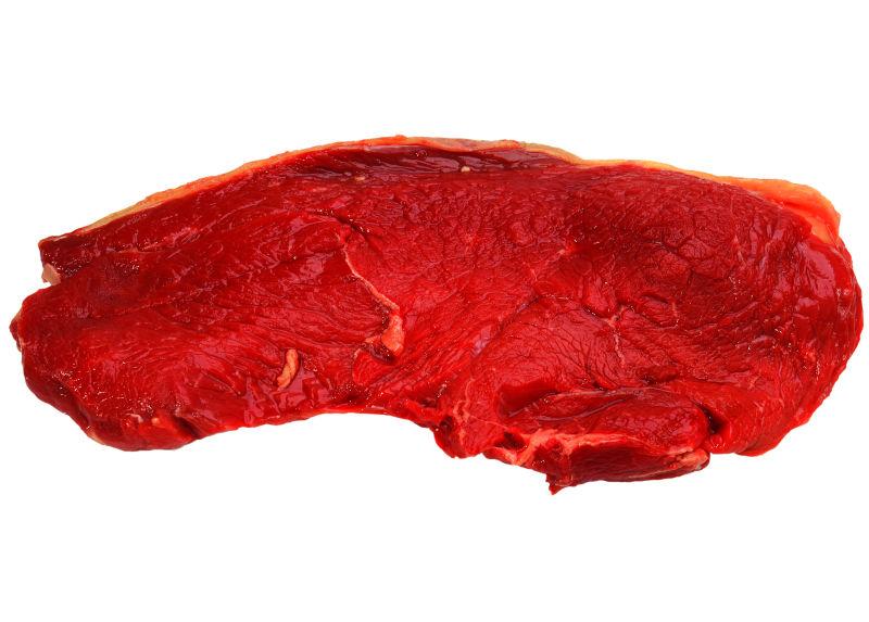 白色背景中的鲜红瘦肉