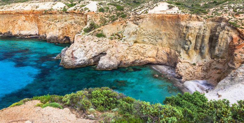 希腊米洛斯岛美丽的海洋景色