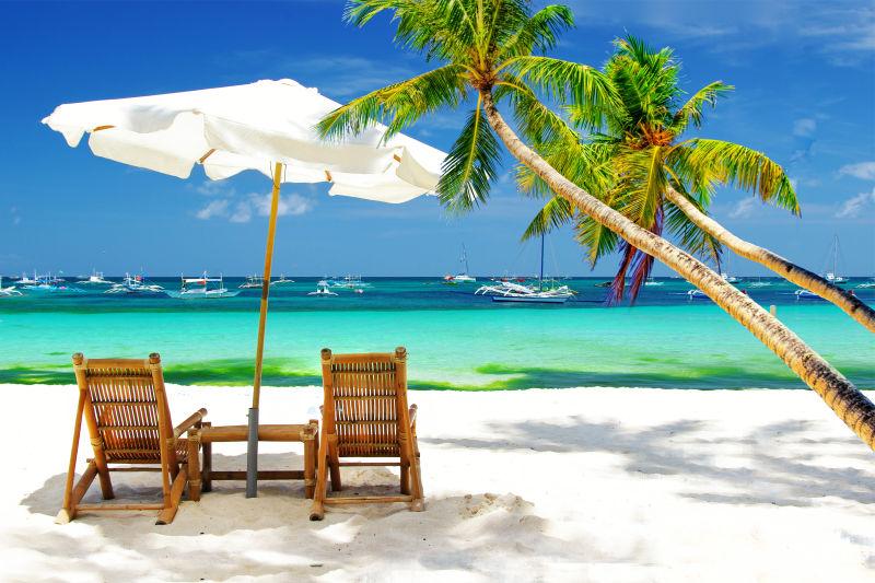 毛里求斯岛海滩上的遮阳伞