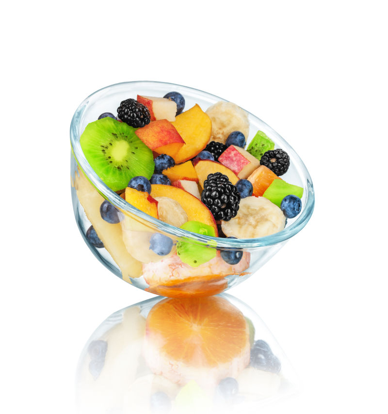玻璃碗中的新鲜水果沙拉
