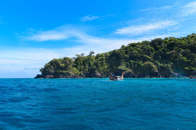 美丽自然的泰国蓝色的天堂岛利佩岛的海域