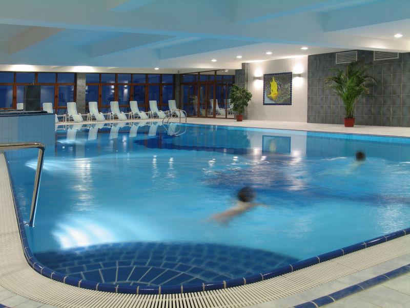 现代室内游泳池的装修设计效果