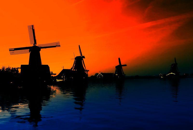 荷兰风车夜景