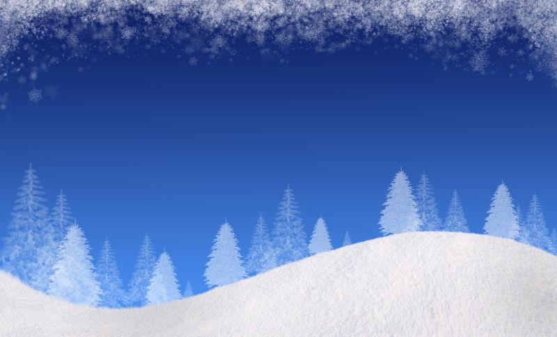 有云杉树的轮廓的积雪覆盖小山