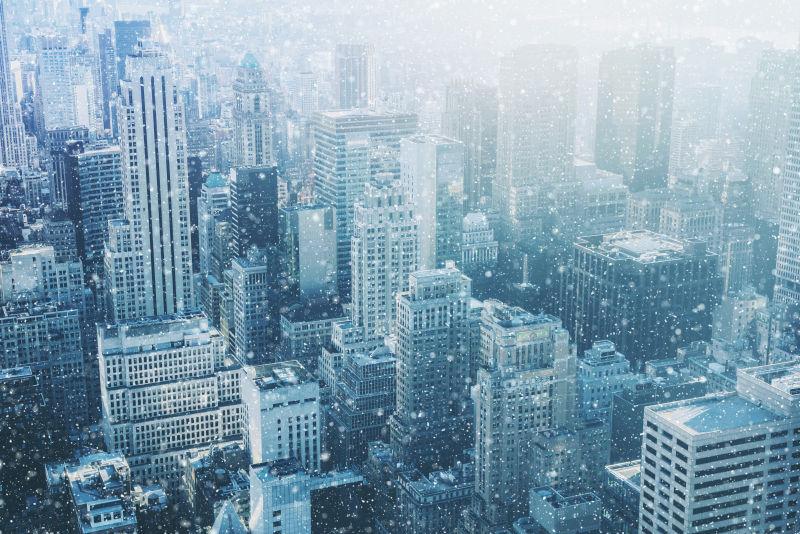 冬季下雪的城市景象