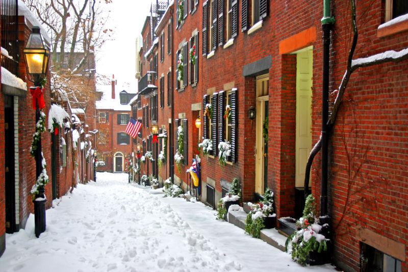 街头下雪的巷子
