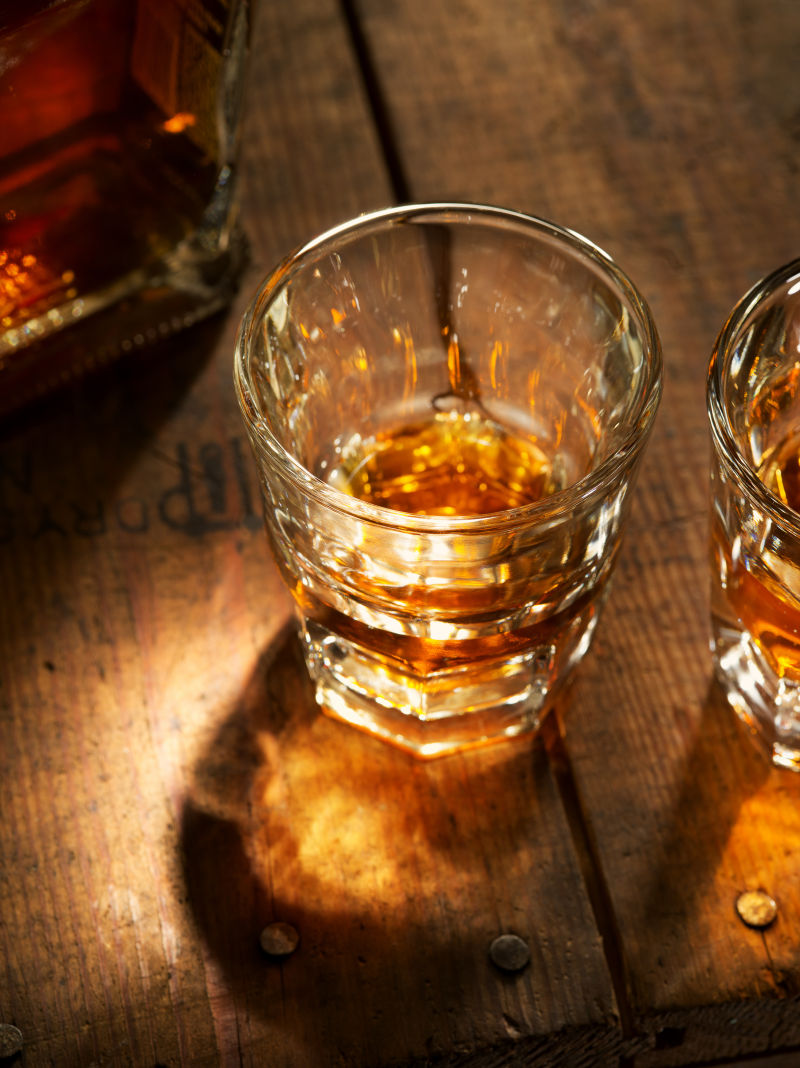 玻璃杯中好喝的威士忌