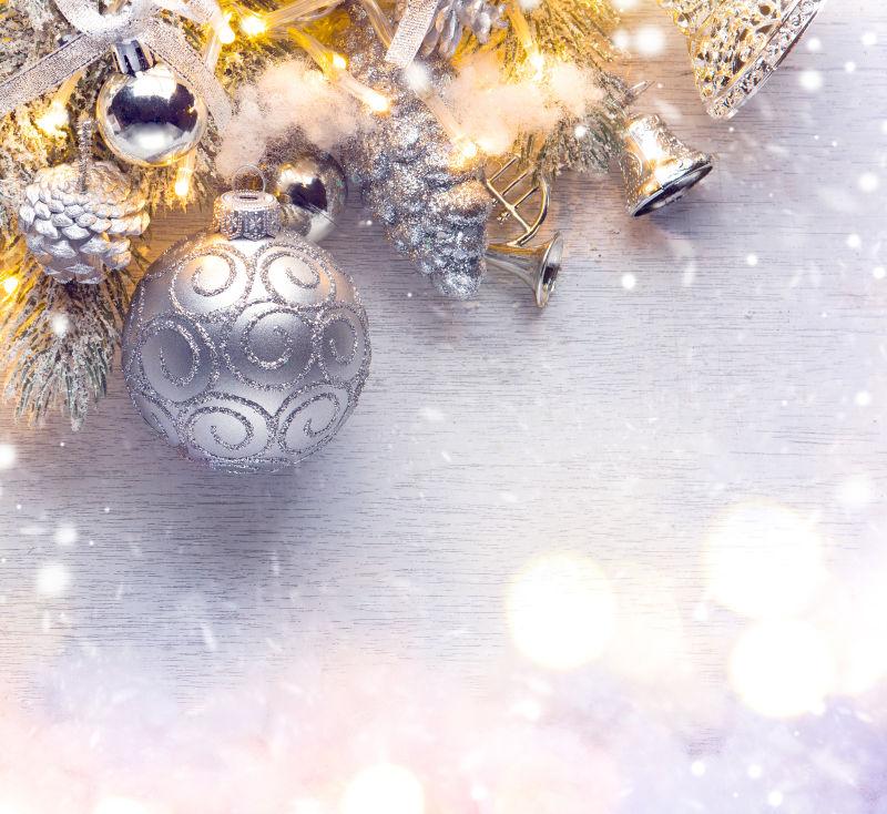 圣诞背景装饰的银色球