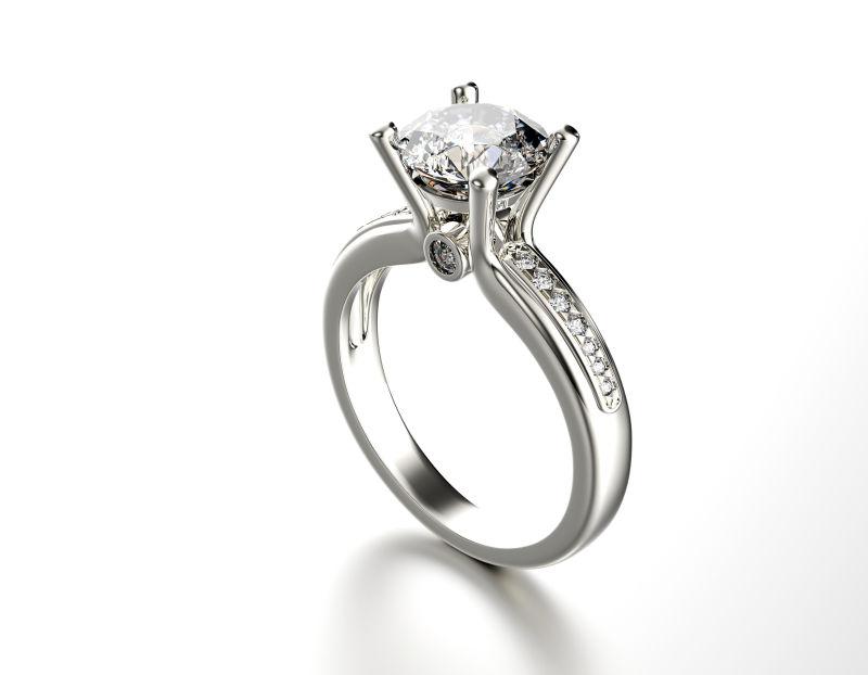 订婚戒指与钻石