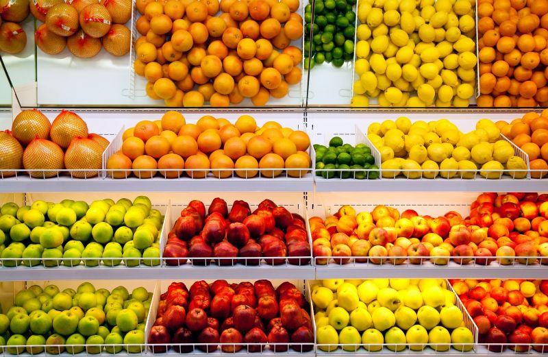 超市的水果柜台