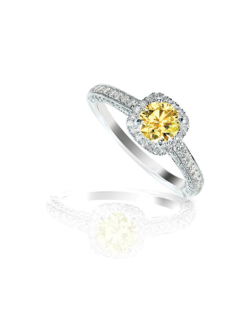 美丽的黄色钻石戒指