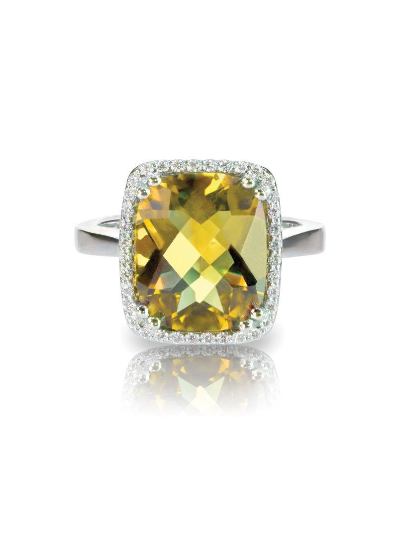 黄色的钻石戒指
