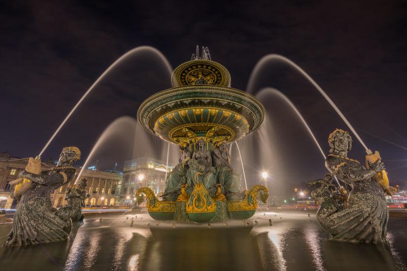 巴黎喷泉广场之夜