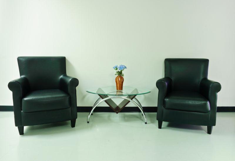 现代化客厅沙发与桌椅设计