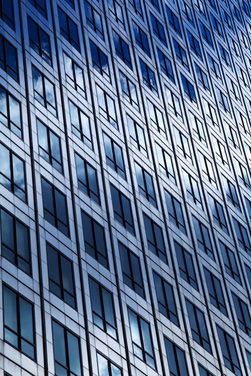 现代商业高楼玻璃建筑