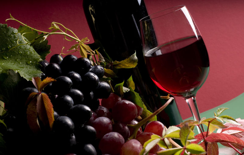 葡萄与红葡萄酒