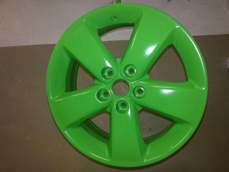 绿色塑料车轮
