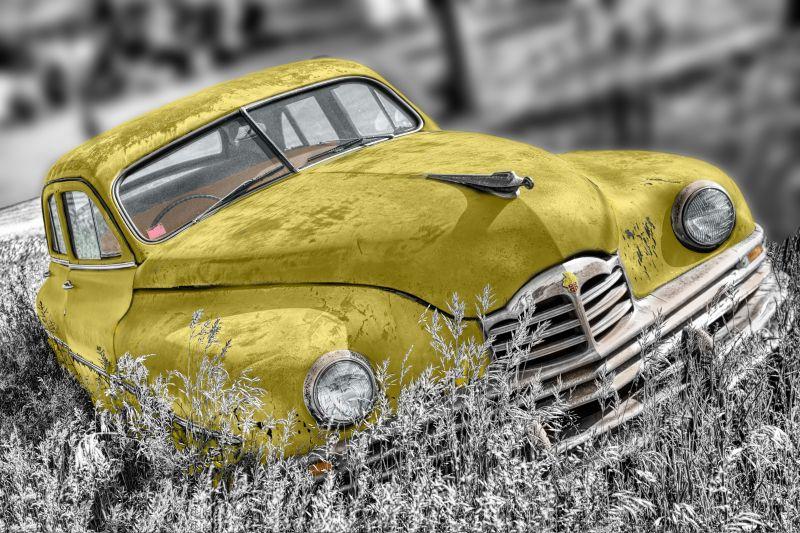 黄色的老式汽车