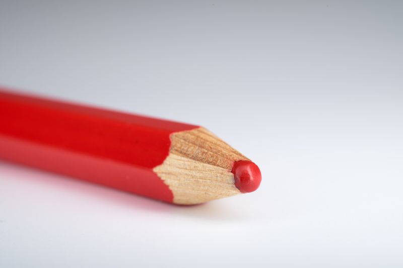 红色的一只铅笔