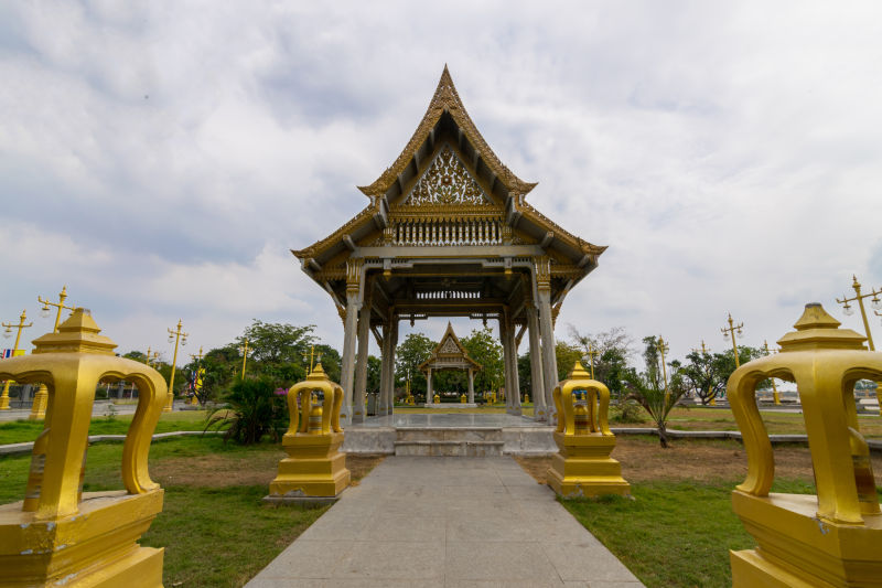 碧玉堂皇的泰国寺庙建筑
