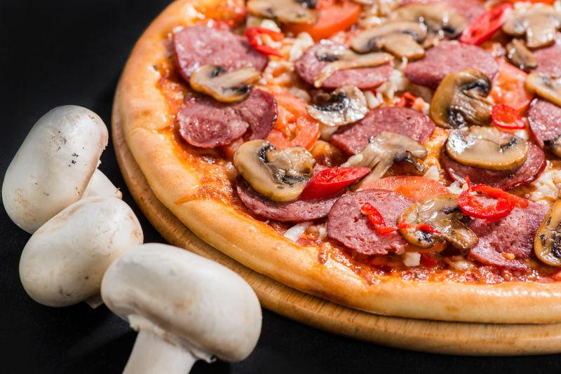 比萨饼与蘑菇